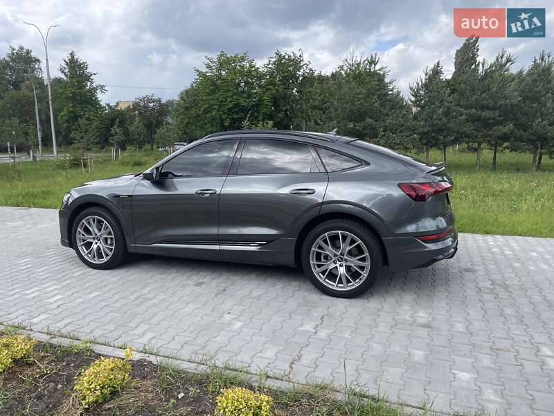 Позашляховик / Кросовер Audi e-tron Sportback 2020 в Києві