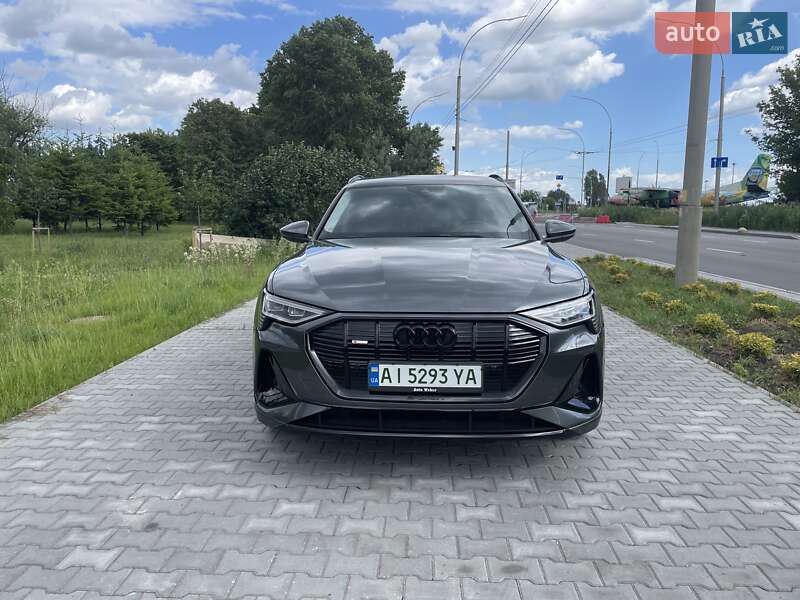 Позашляховик / Кросовер Audi e-tron Sportback 2020 в Києві