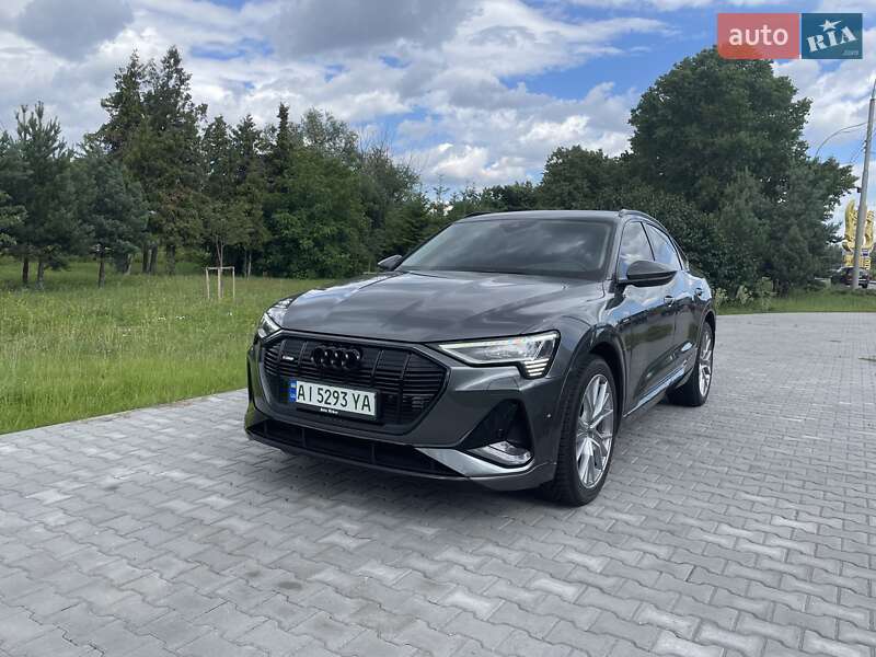 Позашляховик / Кросовер Audi e-tron Sportback 2020 в Києві