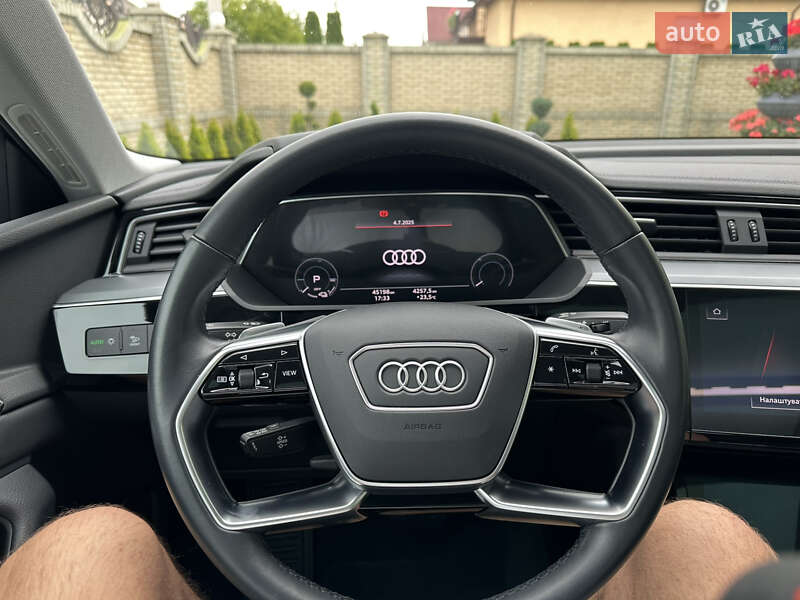 Позашляховик / Кросовер Audi e-tron Sportback 2021 в Тернополі