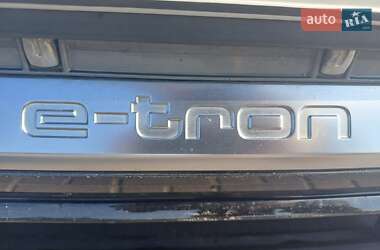 Позашляховик / Кросовер Audi e-tron Sportback 2020 в 