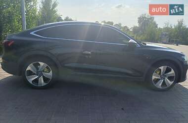 Позашляховик / Кросовер Audi e-tron Sportback 2020 в 