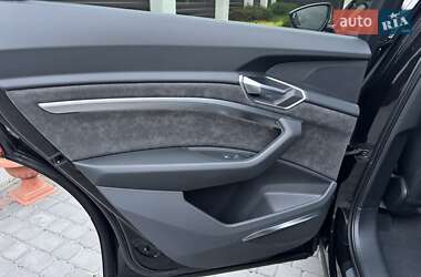 Внедорожник / Кроссовер Audi e-tron Sportback 2021 в 