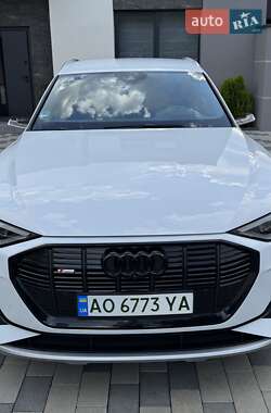 Внедорожник / Кроссовер Audi e-tron Sportback 2022 в 