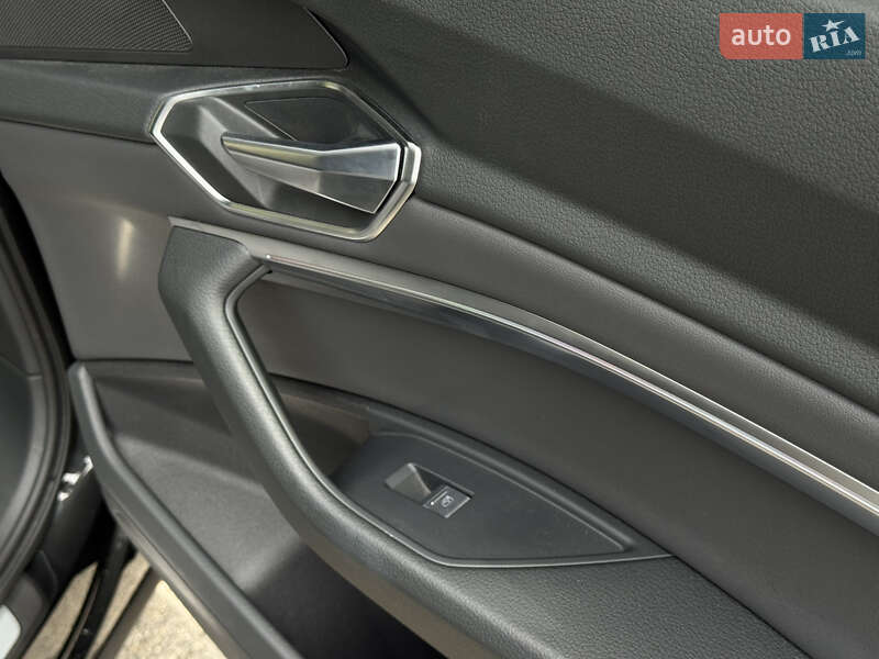 Внедорожник / Кроссовер Audi e-tron Sportback 2021 в Киеве