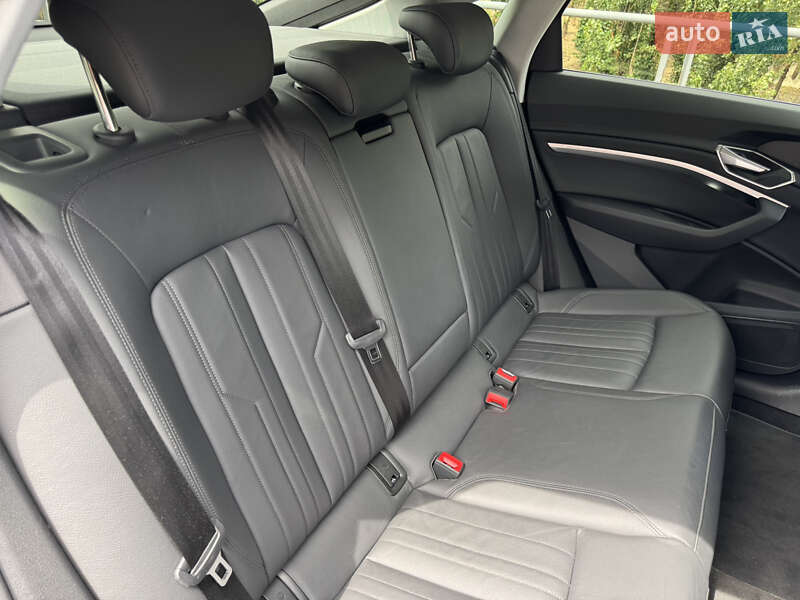 Внедорожник / Кроссовер Audi e-tron Sportback 2021 в Киеве
