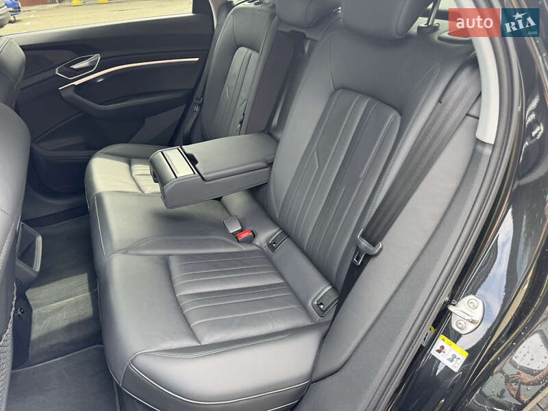 Внедорожник / Кроссовер Audi e-tron Sportback 2021 в Киеве