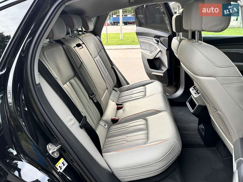 Внедорожник / Кроссовер Audi e-tron Sportback 2021 в Киеве