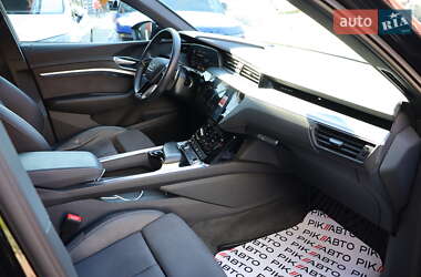 Внедорожник / Кроссовер Audi e-tron Sportback 2022 в 
