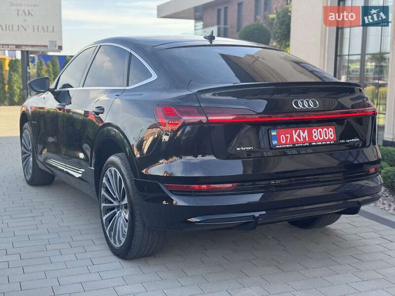 Позашляховик / Кросовер Audi e-tron Sportback 2021 в Мукачевому