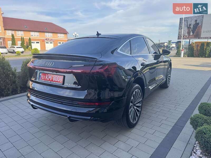Позашляховик / Кросовер Audi e-tron Sportback 2021 в Мукачевому