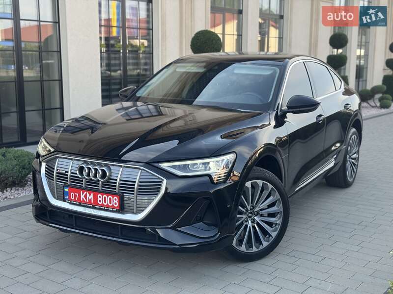 Позашляховик / Кросовер Audi e-tron Sportback 2021 в Мукачевому