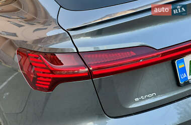 Внедорожник / Кроссовер Audi e-tron Sportback 2021 в 