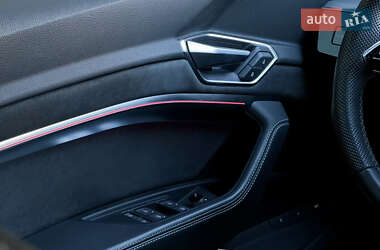 Внедорожник / Кроссовер Audi e-tron Sportback 2021 в 