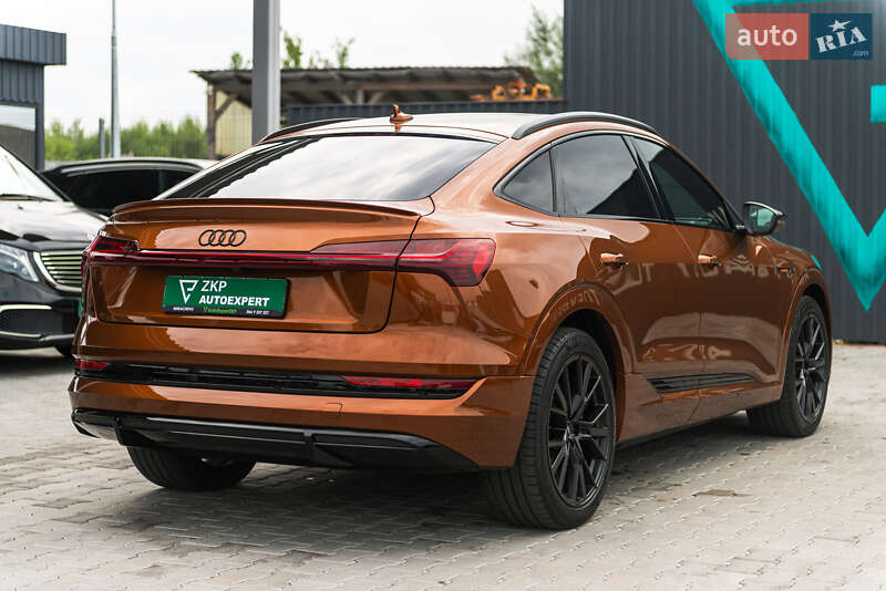 Позашляховик / Кросовер Audi e-tron Sportback 2022 в Мукачевому