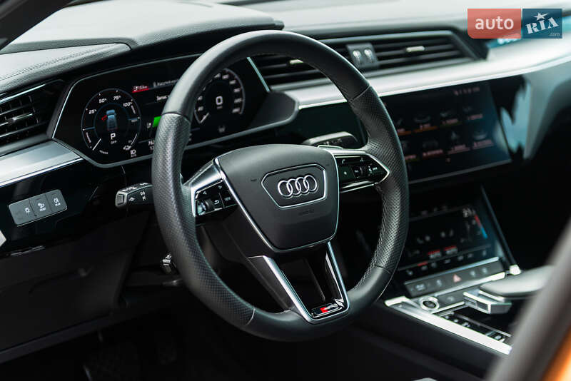 Позашляховик / Кросовер Audi e-tron Sportback 2022 в Мукачевому