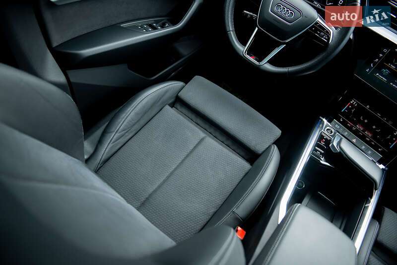 Позашляховик / Кросовер Audi e-tron Sportback 2022 в Мукачевому