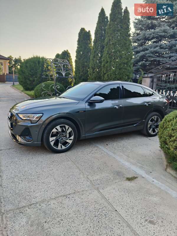 Позашляховик / Кросовер Audi e-tron Sportback 2021 в Дніпрі фото 10 Позашляховик / Кросовер Audi e-tron Sportback 2021 в Дніпрі