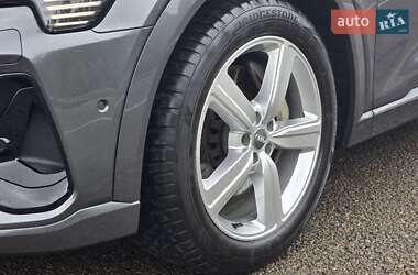 Внедорожник / Кроссовер Audi e-tron Sportback 2020 в 