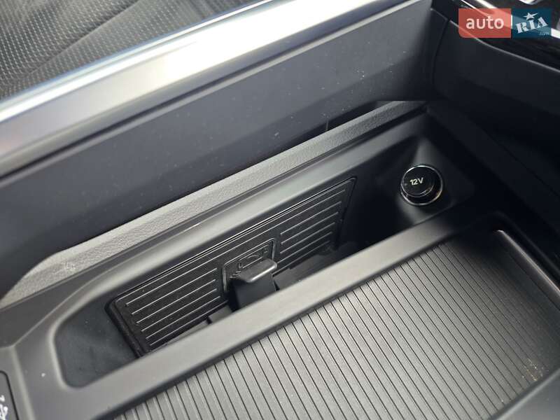 Позашляховик / Кросовер Audi e-tron Sportback 2020 в Ковелі