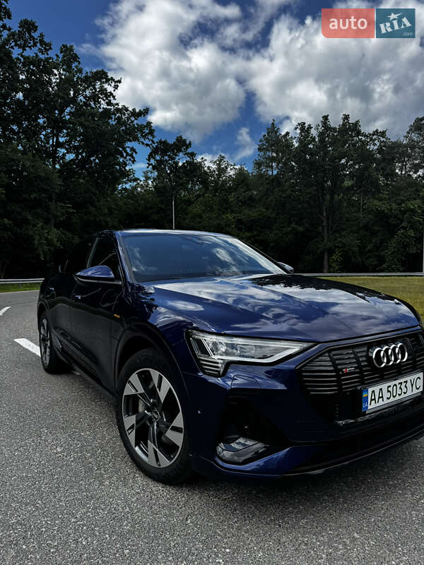Внедорожник / Кроссовер Audi e-tron Sportback 2021 в 