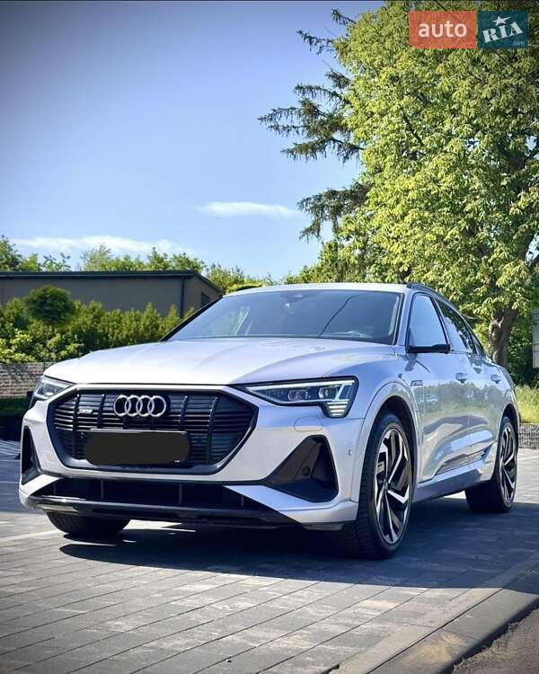 Позашляховик / Кросовер Audi e-tron Sportback 2020 в Ужгороді