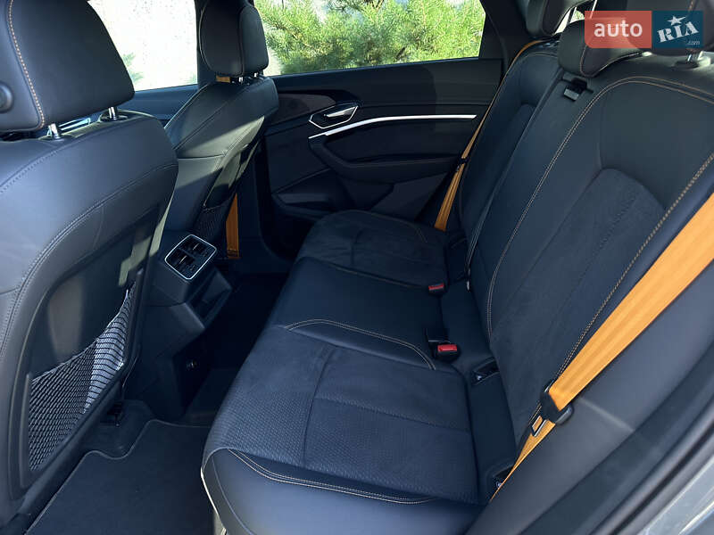 Внедорожник / Кроссовер Audi e-tron Sportback 2022 в Ровно фото 32 Внедорожник / Кроссовер Audi e-tron Sportback 2022 в Ровно