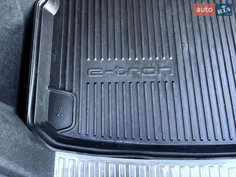 Внедорожник / Кроссовер Audi e-tron Sportback 2022 в Киеве
