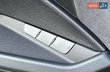 Внедорожник / Кроссовер Audi e-tron Sportback 2022 в 