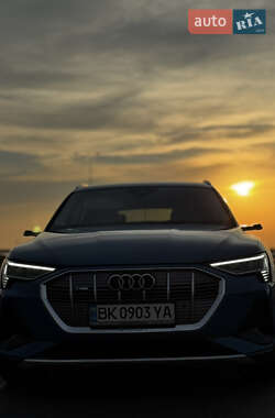 Внедорожник / Кроссовер Audi e-tron Sportback 2020 в 