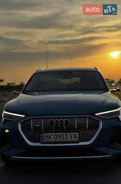 Внедорожник / Кроссовер Audi e-tron Sportback 2020 в 