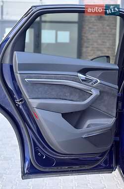 Внедорожник / Кроссовер Audi e-tron Sportback 2021 в 