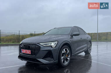 Позашляховик / Кросовер Audi e-tron Sportback 2022 в Рівному