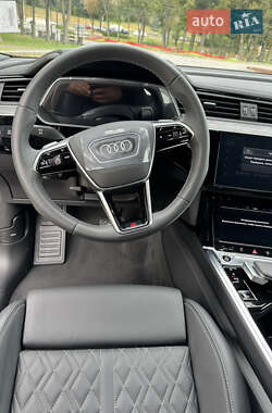 Внедорожник / Кроссовер Audi e-tron Sportback 2022 в 