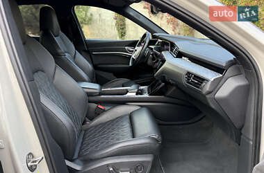 Внедорожник / Кроссовер Audi e-tron Sportback 2021 в 