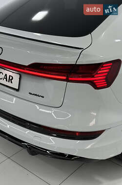 Внедорожник / Кроссовер Audi e-tron Sportback 2022 в 