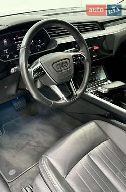 Внедорожник / Кроссовер Audi e-tron Sportback 2022 в 