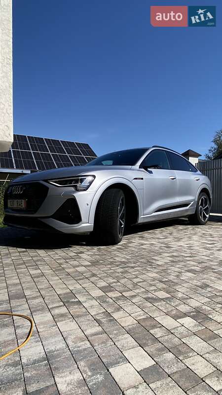 Позашляховик / Кросовер Audi e-tron Sportback 2020 в Ужгороді