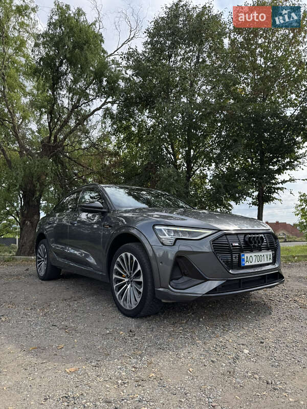 Позашляховик / Кросовер Audi e-tron Sportback 2021 в Ужгороді