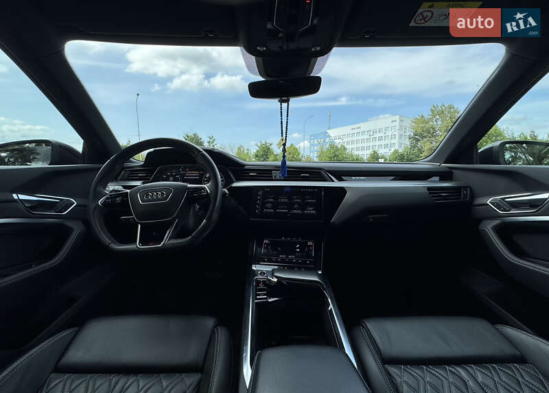 Позашляховик / Кросовер Audi e-tron Sportback 2021 в Ужгороді