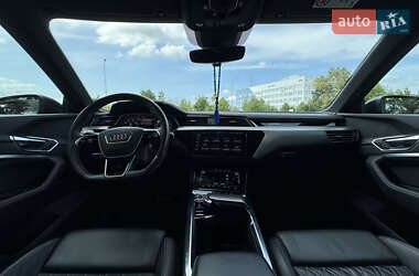 Внедорожник / Кроссовер Audi e-tron Sportback 2021 в 