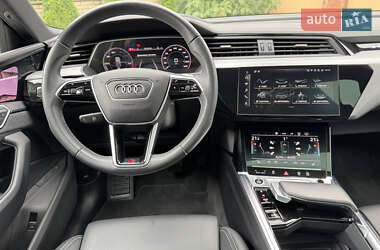 Внедорожник / Кроссовер Audi e-tron Sportback 2023 в 