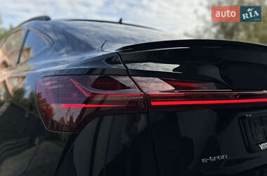 Внедорожник / Кроссовер Audi e-tron Sportback 2021 в 