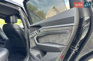 Внедорожник / Кроссовер Audi e-tron Sportback 2021 в 