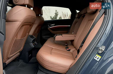 Внедорожник / Кроссовер Audi e-tron Sportback 2022 в 