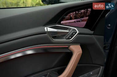 Внедорожник / Кроссовер Audi e-tron Sportback 2022 в 
