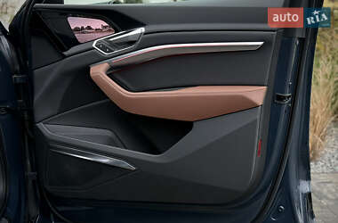 Внедорожник / Кроссовер Audi e-tron Sportback 2022 в 