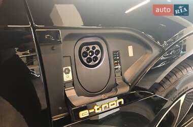 Позашляховик / Кросовер Audi e-tron Sportback 2021 в  фото 32 Позашляховик / Кросовер Audi e-tron Sportback 2021 в