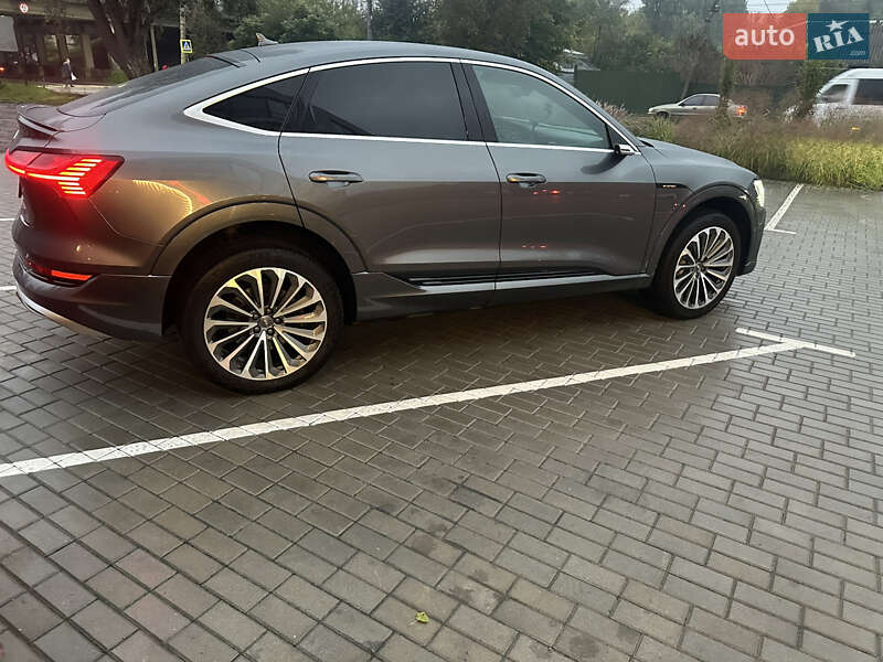 Позашляховик / Кросовер Audi e-tron Sportback 2020 в Хмельницькому фото 22 Позашляховик / Кросовер Audi e-tron Sportback 2020 в Хмельницькому