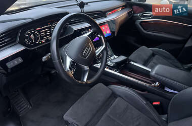 Внедорожник / Кроссовер Audi e-tron Sportback 2020 в 